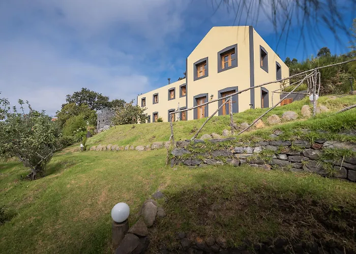 Casas Da Levada * بونتا دو بارغو